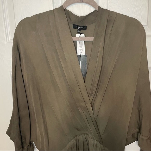 Aritzia Babaton NWT 100% Silk Dress Medium - Picture 4 of 6